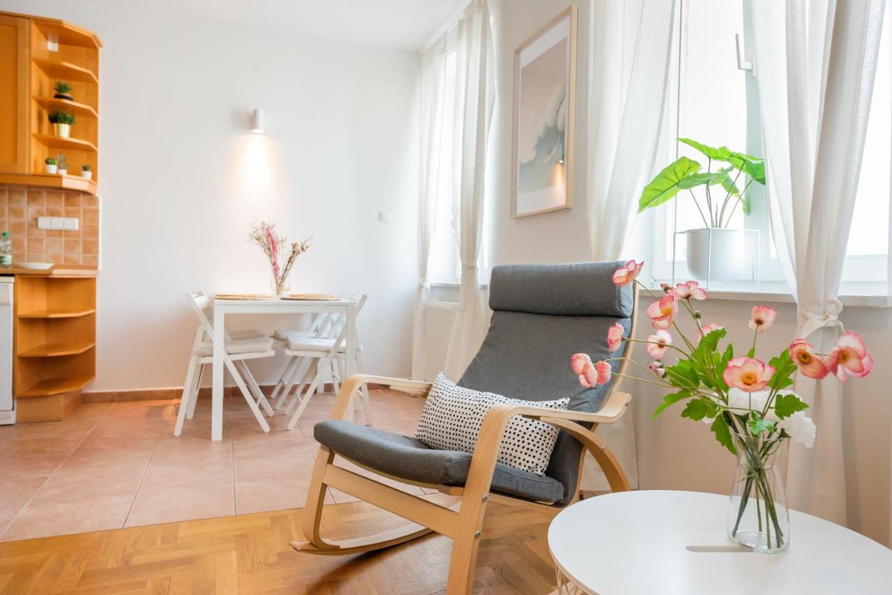 New Town Spacious Apartment Warschau Buitenkant foto